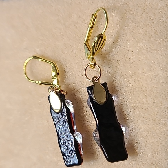 Earrings - Picture 2 of 3